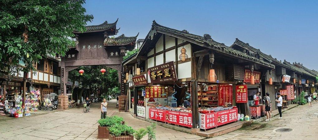 高铁从北京到上海，一路需要耗多少度电？说出来你别不信